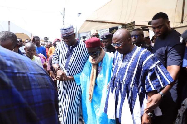 Bawumia Joins Thousands of Muslims To Observe Pre-burial Prayers For National Chief Imam’s Wife