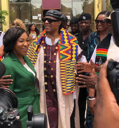Stevie Wonder takes Oath of Allegiance; receives certificate of citizenship as a Ghanaian